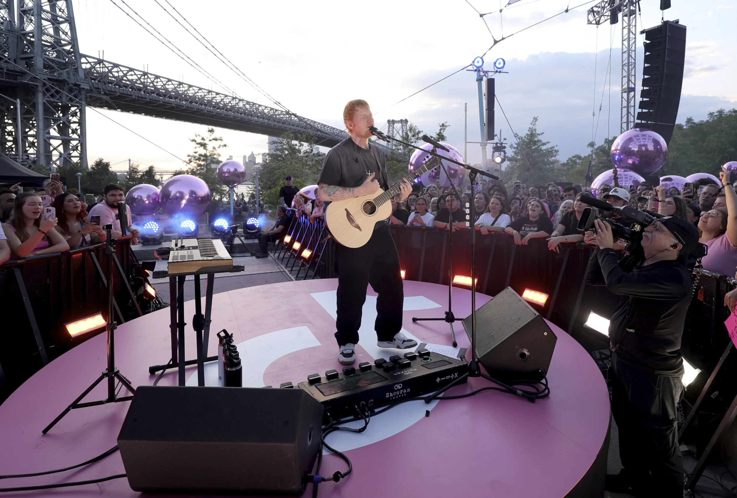 ed_sheeran_wide_crop_tiktok_live_brooklyn_domino_park_f9wkxi.webp