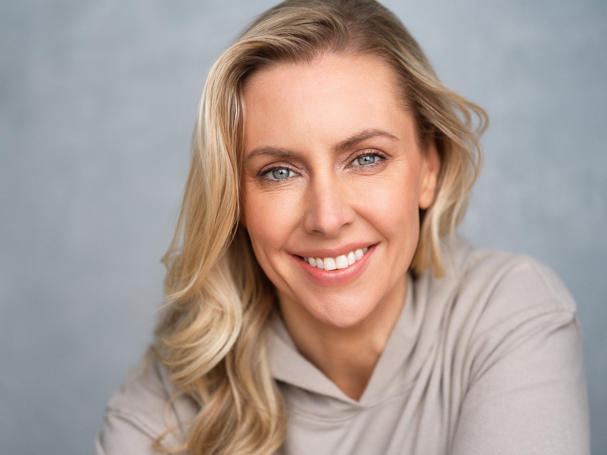 Ally Murphy Commercial Headshot.jpg