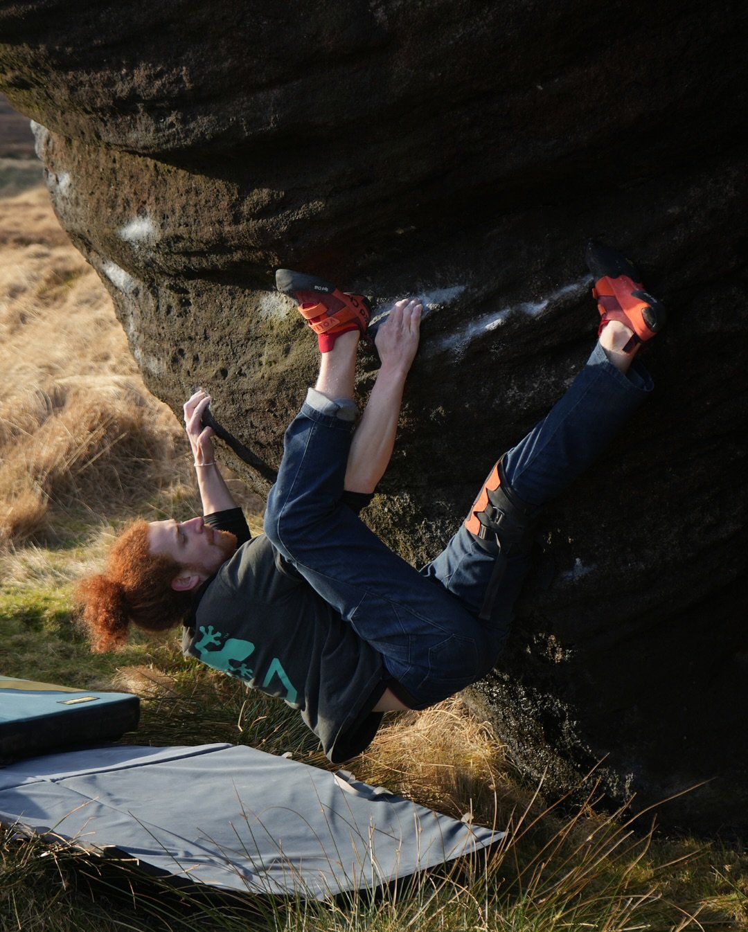 Awesome shots of @thegusturner at one of West Yorkshire&rsquo;s best features💚

A couple of months ago Gus returned here after climbing Chabal a few years ago, and discovered how well GEKCO chalk stays on while he was at it (check out the last slide
