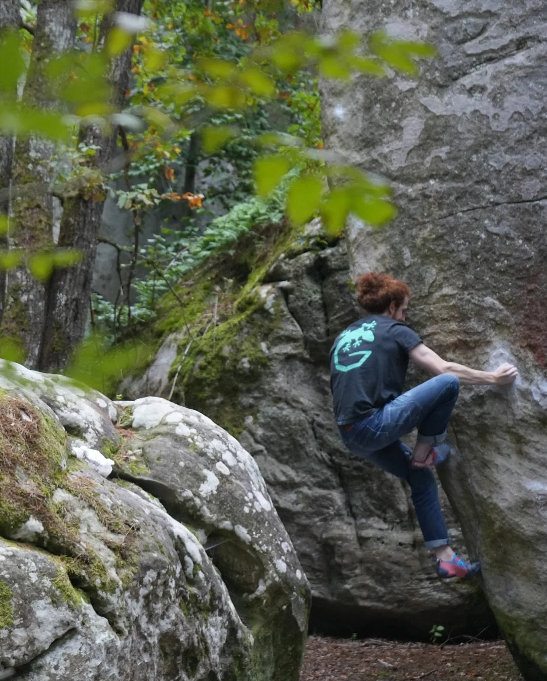 What gives &lsquo;Font&rsquo; more than eating a pain au chocolat whilst daydreaming about your project?😂

Some cool shots of @thegusturner at Font in October🦎

🧗🏼 Partage
📍 Fontainebleau 
👕 GEKCO Original logo tee and hoodie