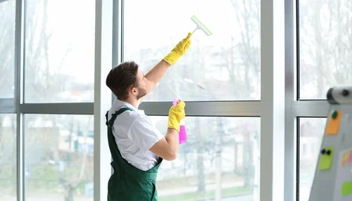 How To Clean Windows Without Leaving Streaks: 10 Tips From ...