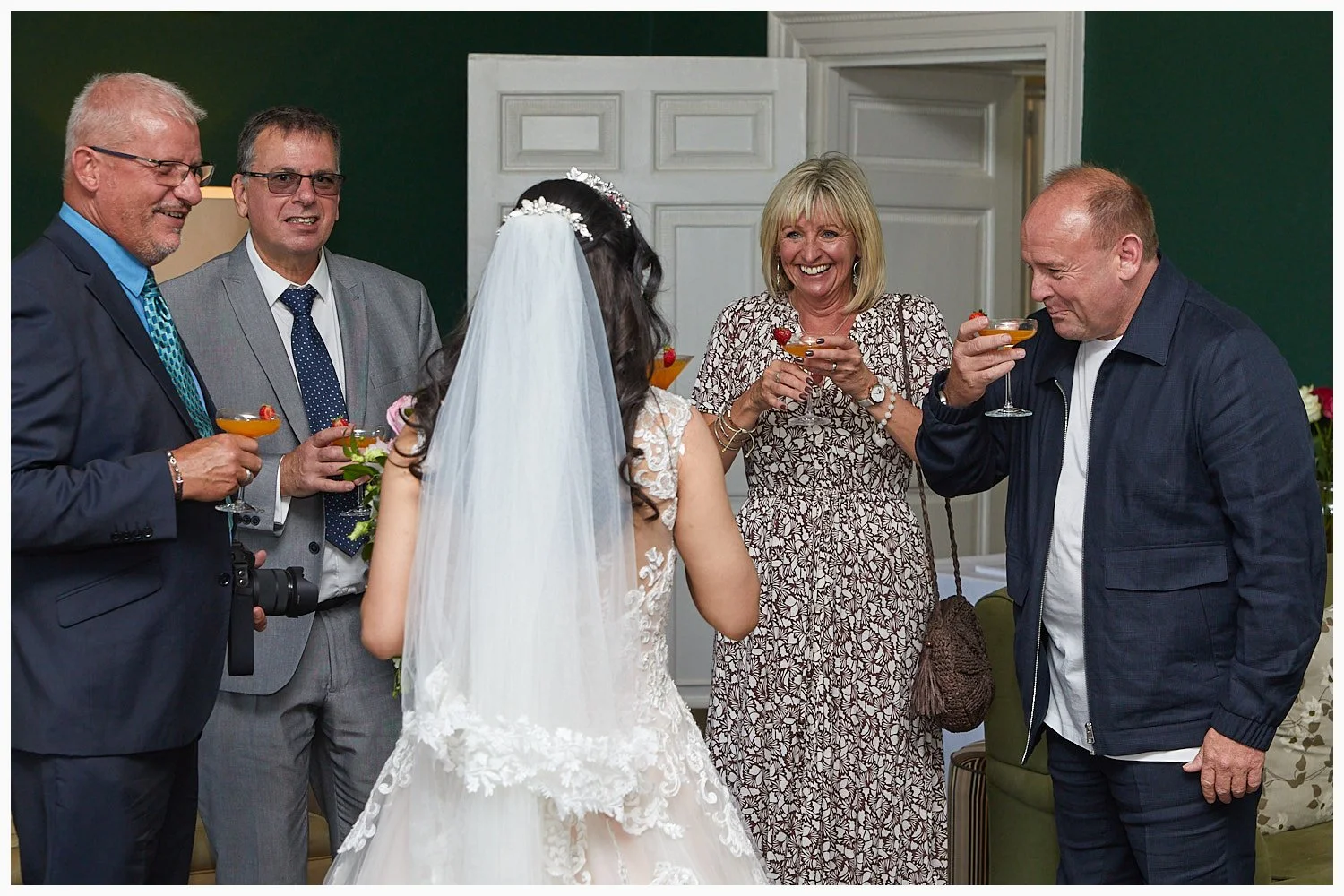 128-Highfield-Park-Heckfield-wedding-photography__183-397A4762-07_tlsw.jpg