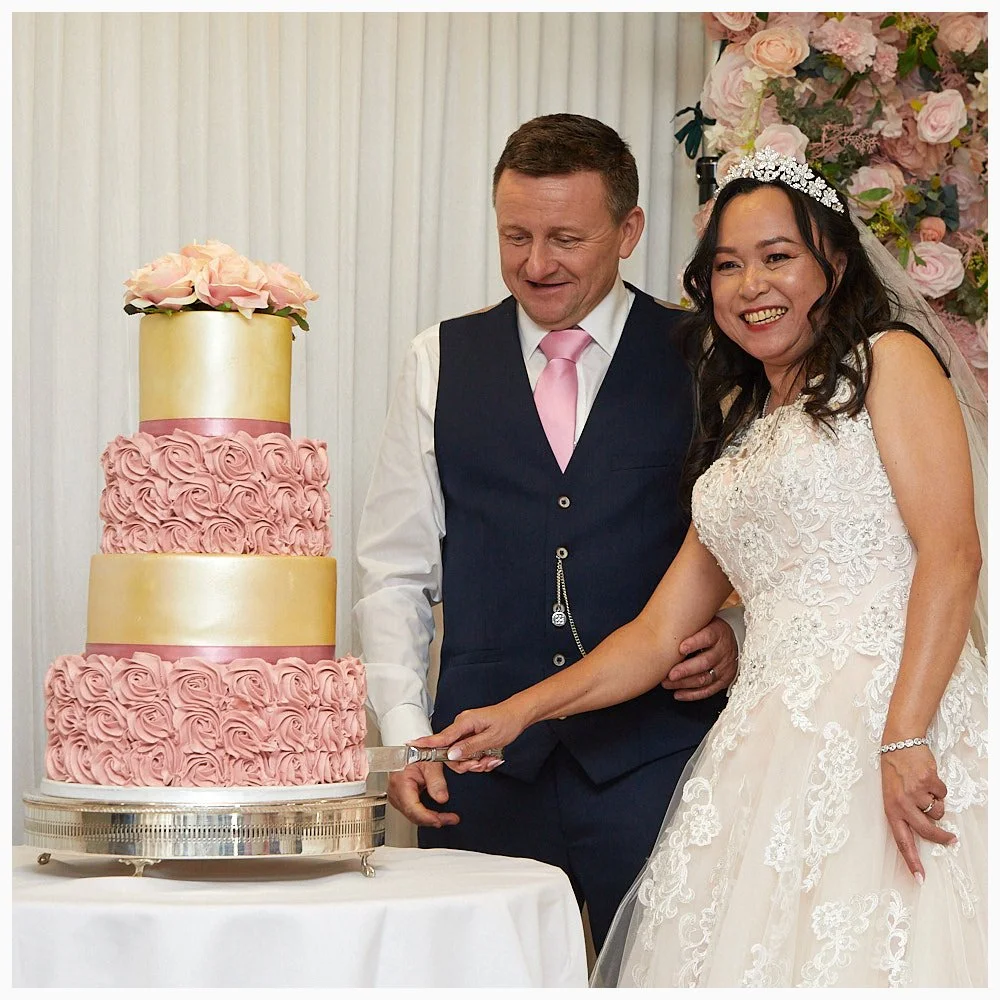 144-Highfield-Park-Heckfield-wedding-photography__294-397A5156-07_tlsw.jpg