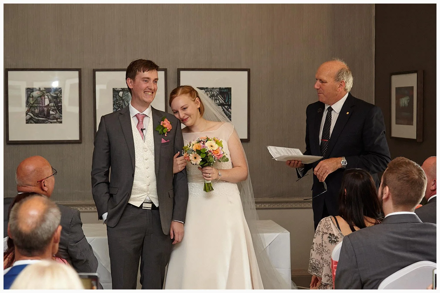 014-Highfield-Park-Heckfield-wedding-photography-013-107-5851-04_admk.jpg