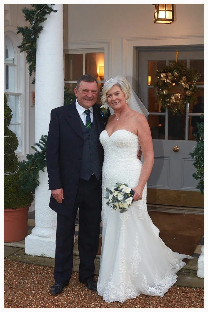 017-Highfield-Park-Heckfield-wedding-photography-015-5643-05_dgsk.jpg