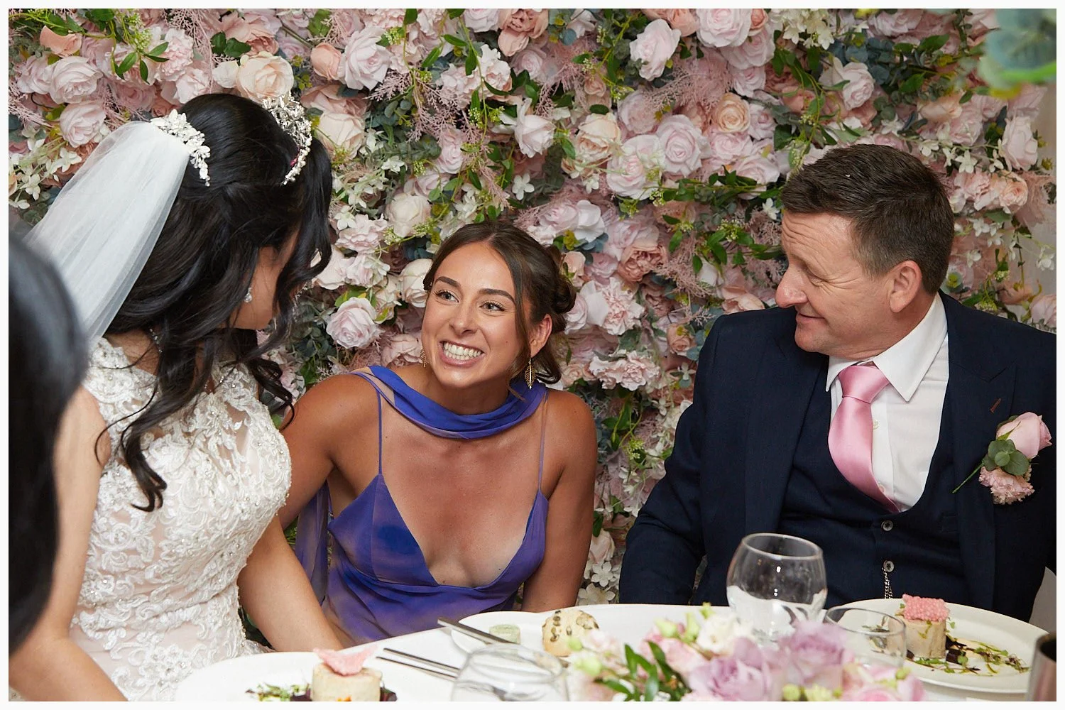 140-Highfield-Park-Heckfield-wedding-photography__262-397A5047-07_tlsw.jpg