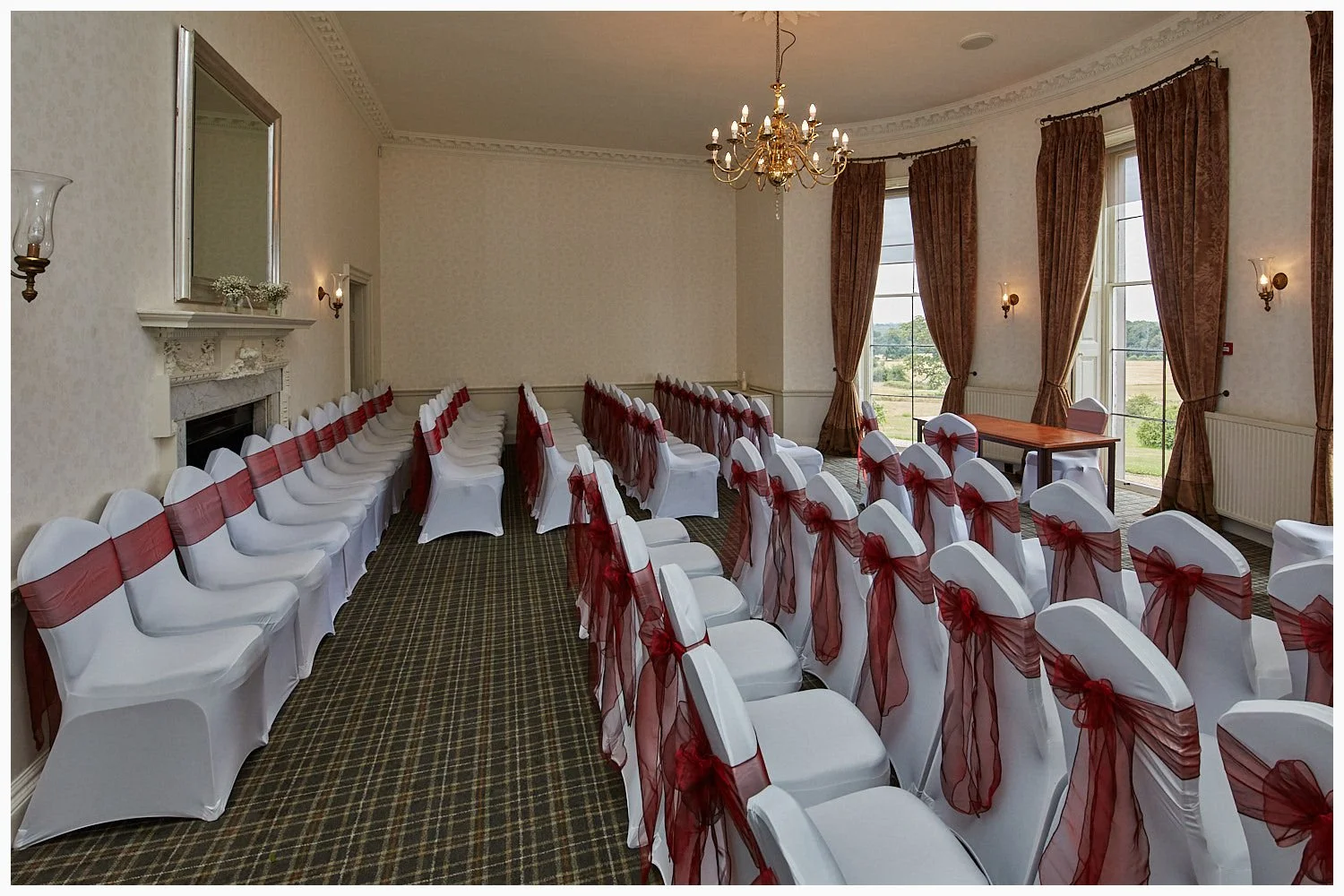 015-Highfield-Park-Heckfield-wedding-photography-022-6C1A2082-05_olhr.jpg