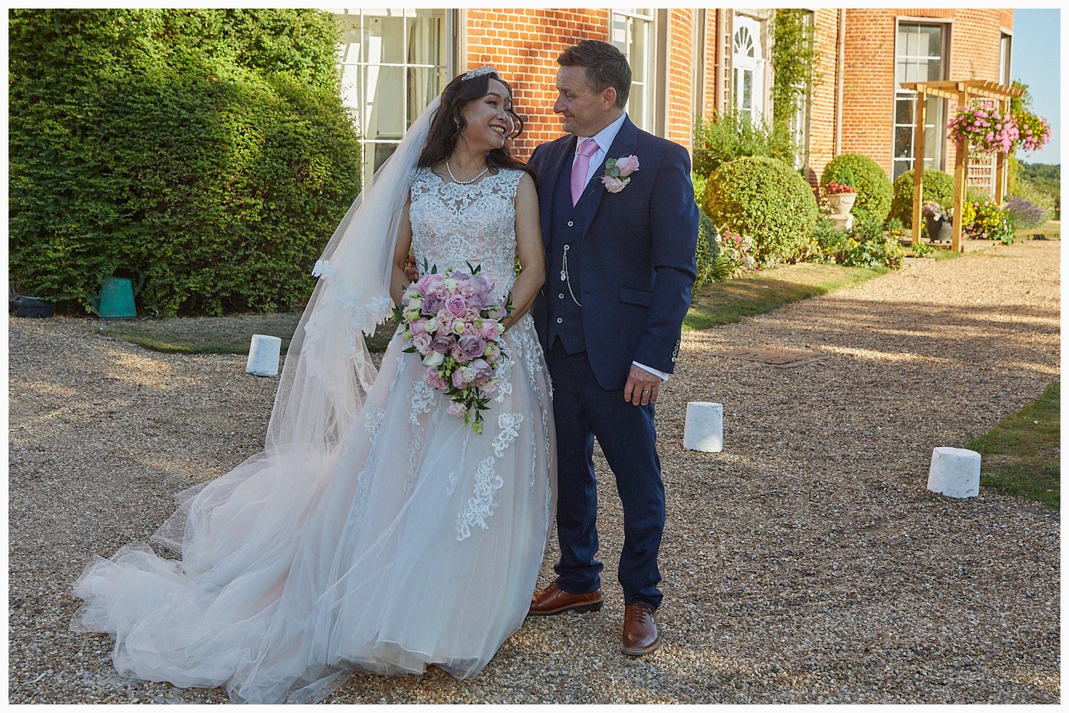 147-Highfield-Park-Heckfield-wedding-photography__332-397A5307-07_tlsw.jpg