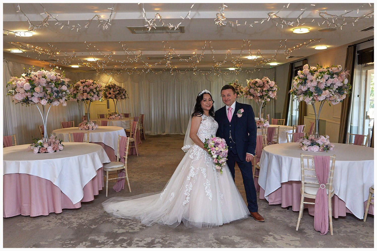 151-Highfield-Park-Heckfield-wedding-photography__351-397A5355-07_tlsw.jpg