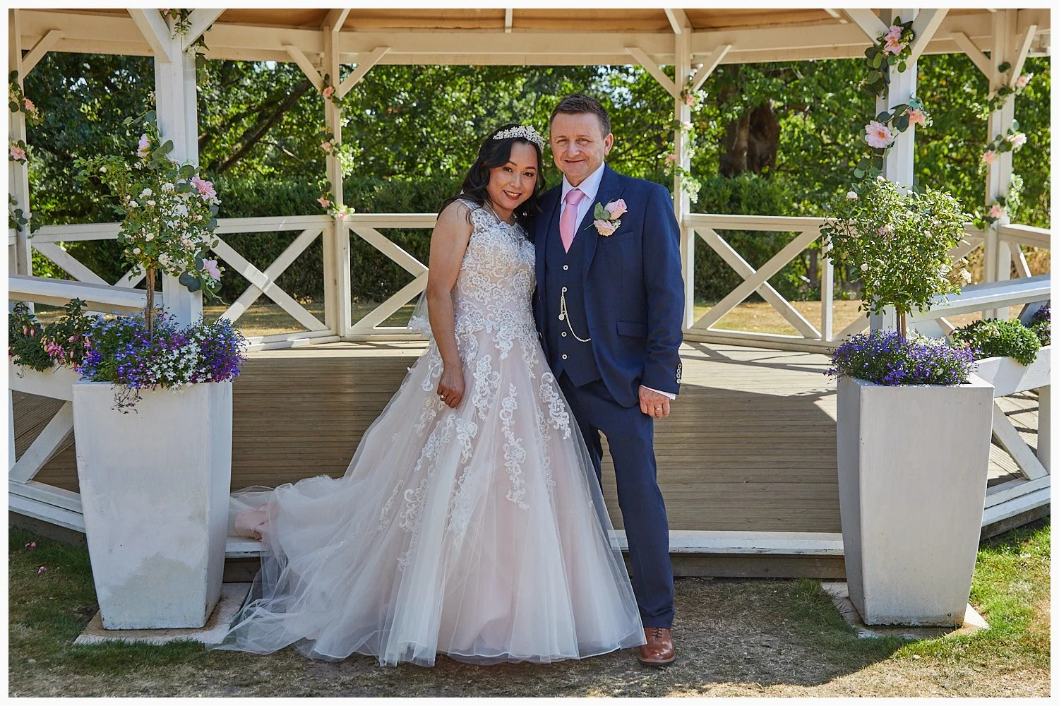 133-Highfield-Park-Heckfield-wedding-photography__222-397A4914-07_tlsw.jpg