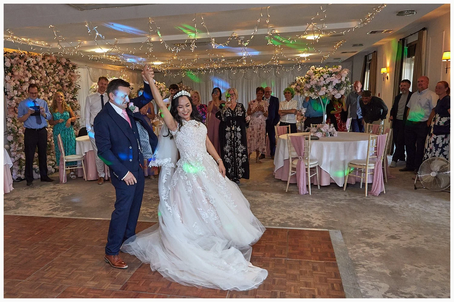 153-Highfield-Park-Heckfield-wedding-photography__359-397A5391-07_tlsw.jpg