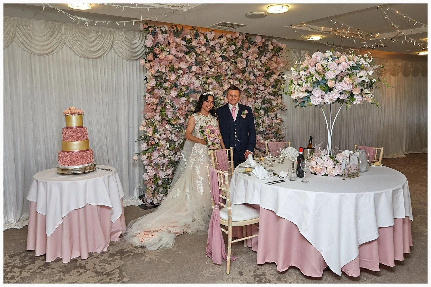 137-Highfield-Park-Heckfield-wedding-photography__241-397A4962-07_tlsw.jpg