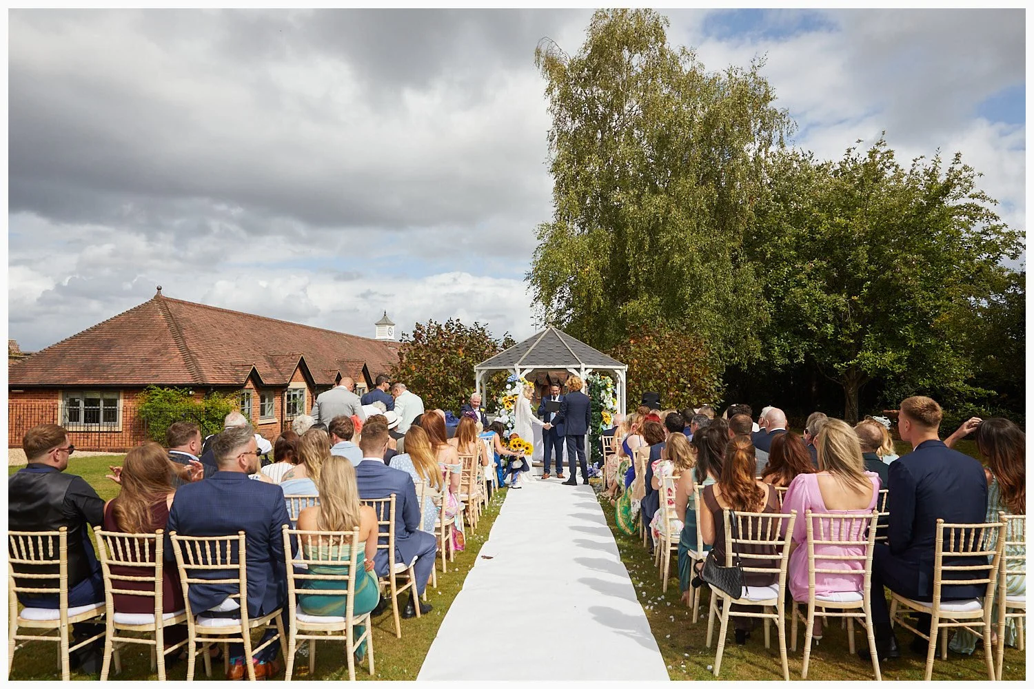 312-cantley-house-hotel-wokingham-wedding-photography_193-397A6106-07_ljks.jpg