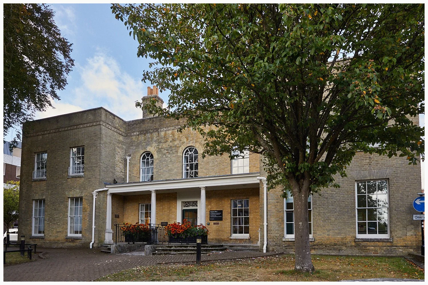 The front exterior of Goldings, the Basingstoke Registry Office