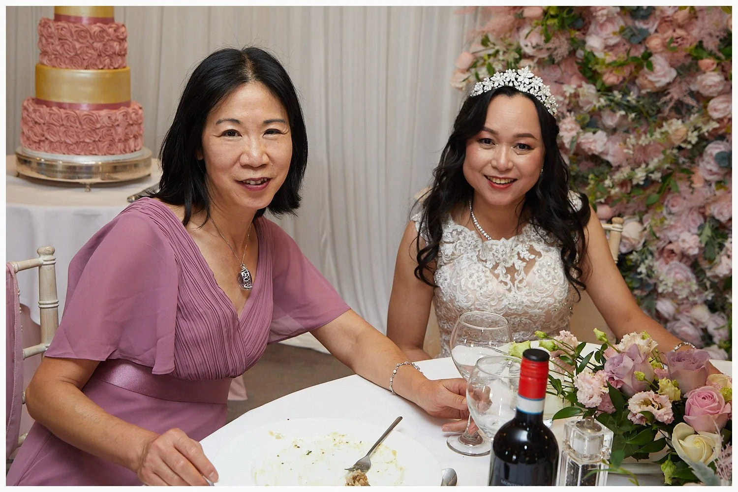 141-Highfield-Park-Heckfield-wedding-photography__266-397A5069-07_tlsw.jpg
