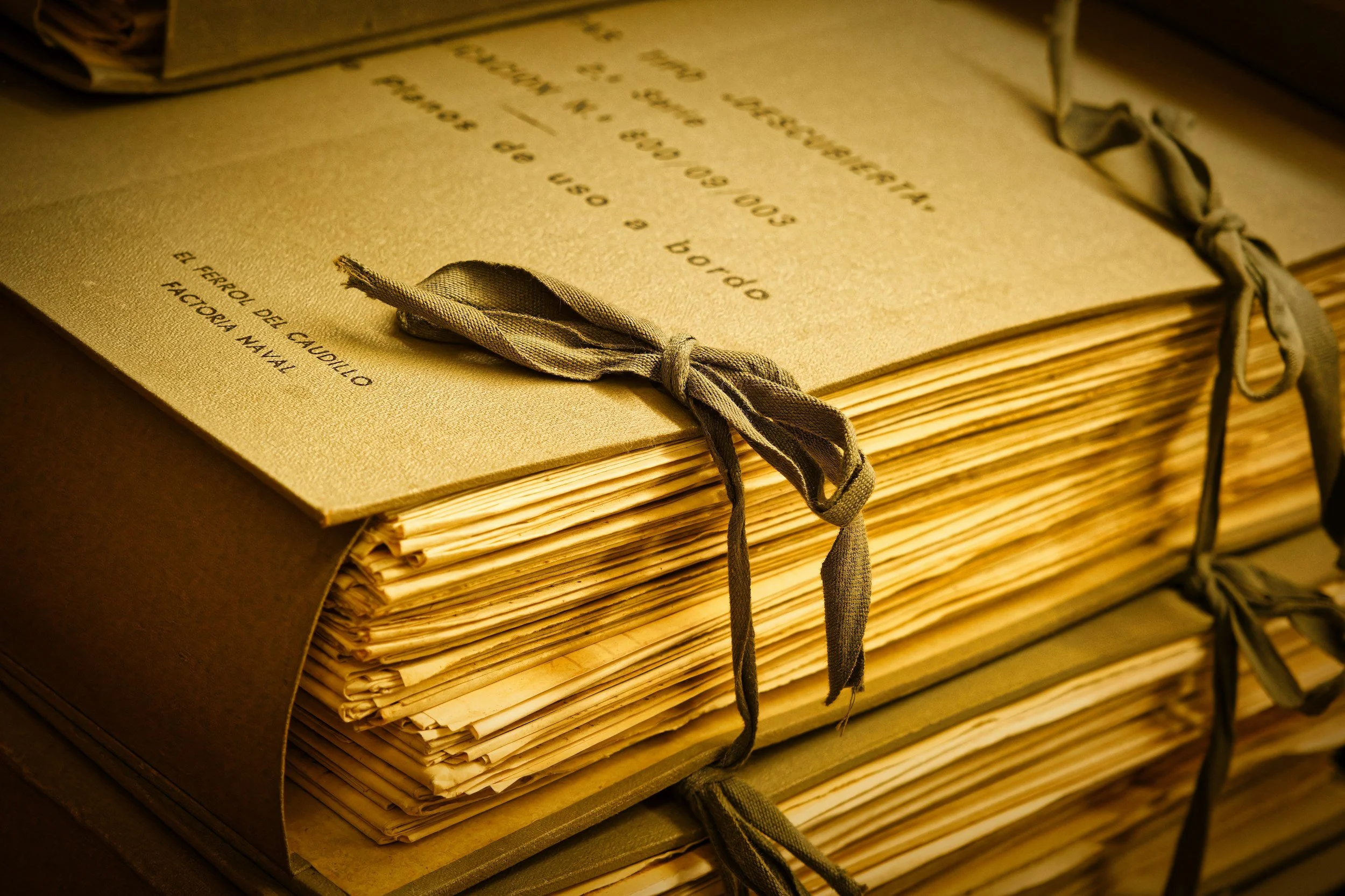 Past Perfect vs. Past Perfect Continuous w biznesie: Jak precyzyjnie raportować przyczyny, chronologię zdarzeń i zamknięte etapy projektów