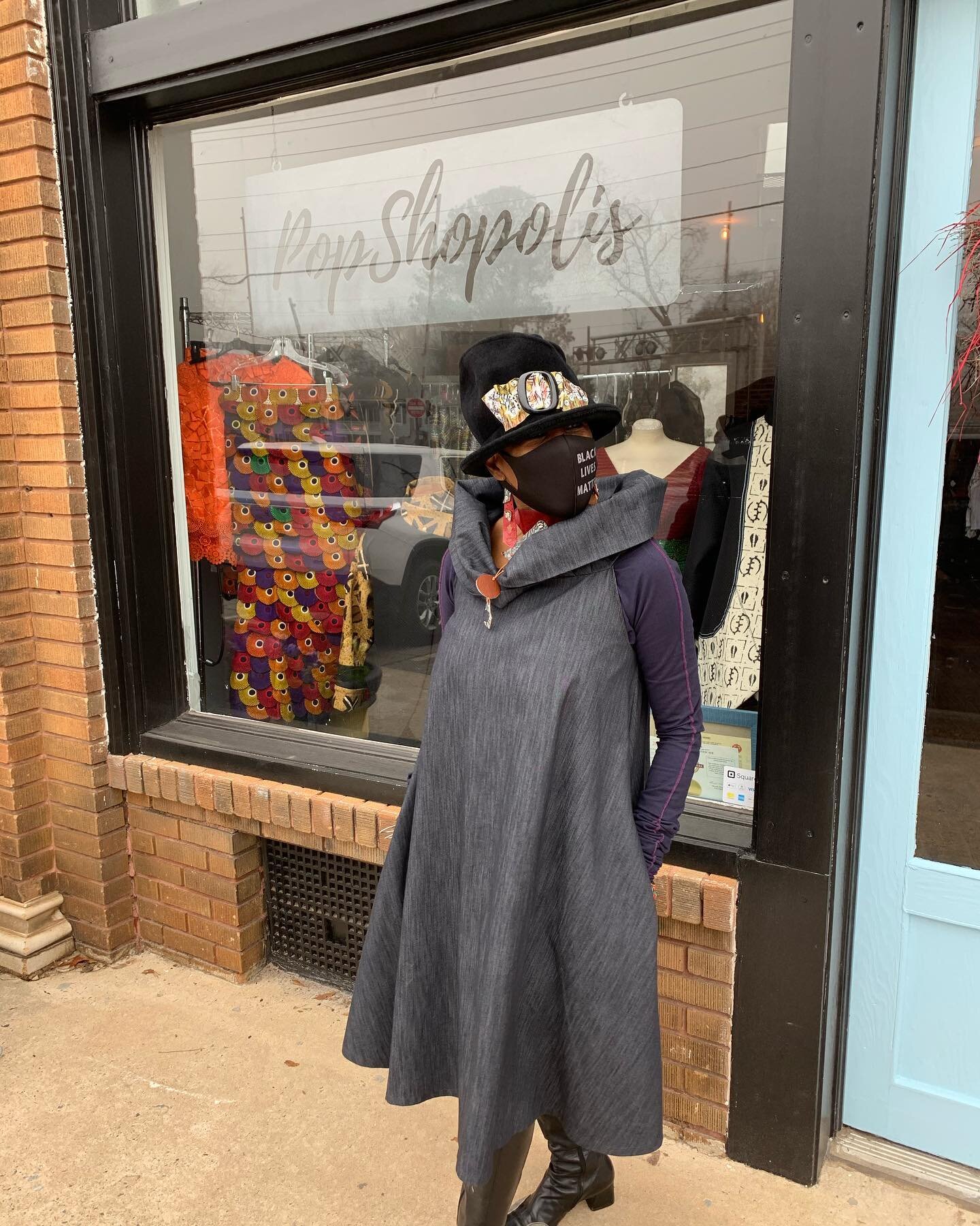 You still have time to head on over  and purchase some amazing one of a kind items. Beat me there! #fashion #popshopolisatl #collegepark #popupshop #blackhistorymonth #shopblack #supportblackownedbusinesses