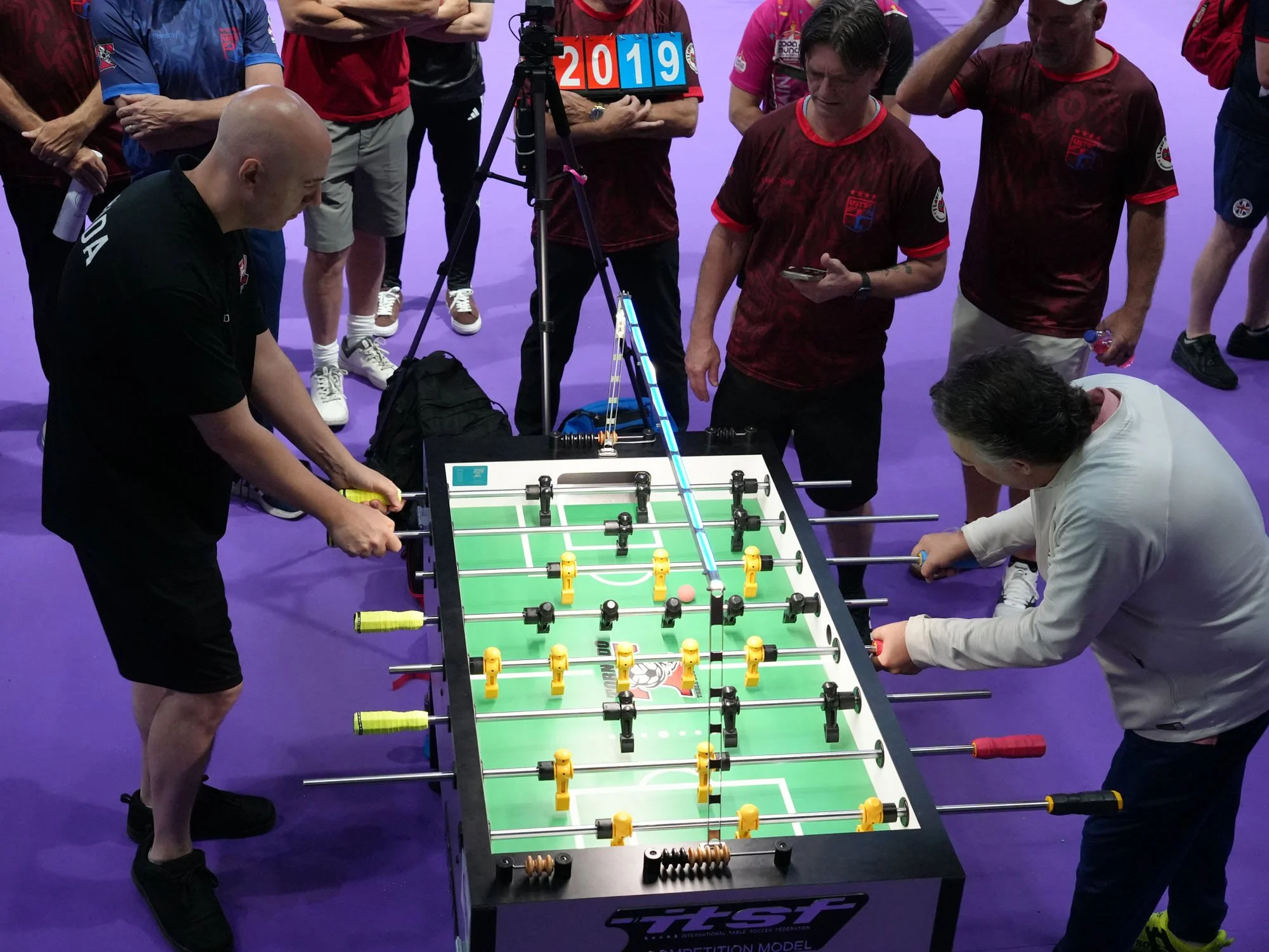 Steve Dumont faces USA’s Todd Loffredo in leg 3 of the semi‑final.