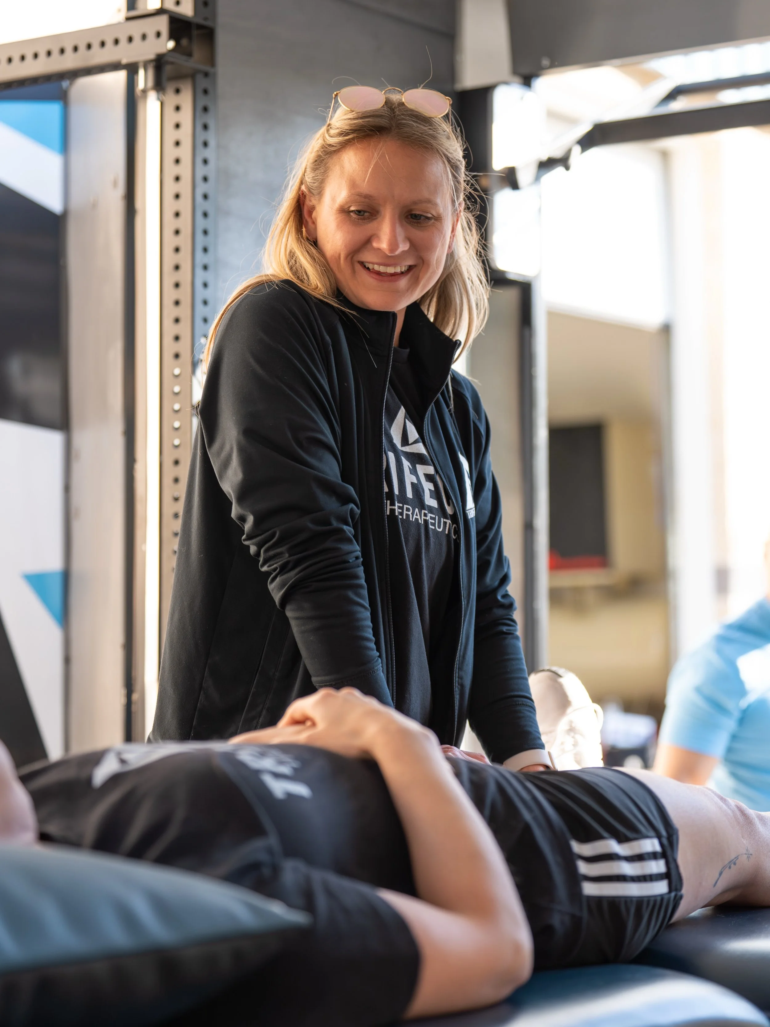 Some more shots from our Manips &amp; Sips event at @neckofthewoodsbrewing 🍻

Thank you again to all those who came out! 💙

#manipsandsips #brewing #sportsrehab #sportsperformance #trifectatherapeutics