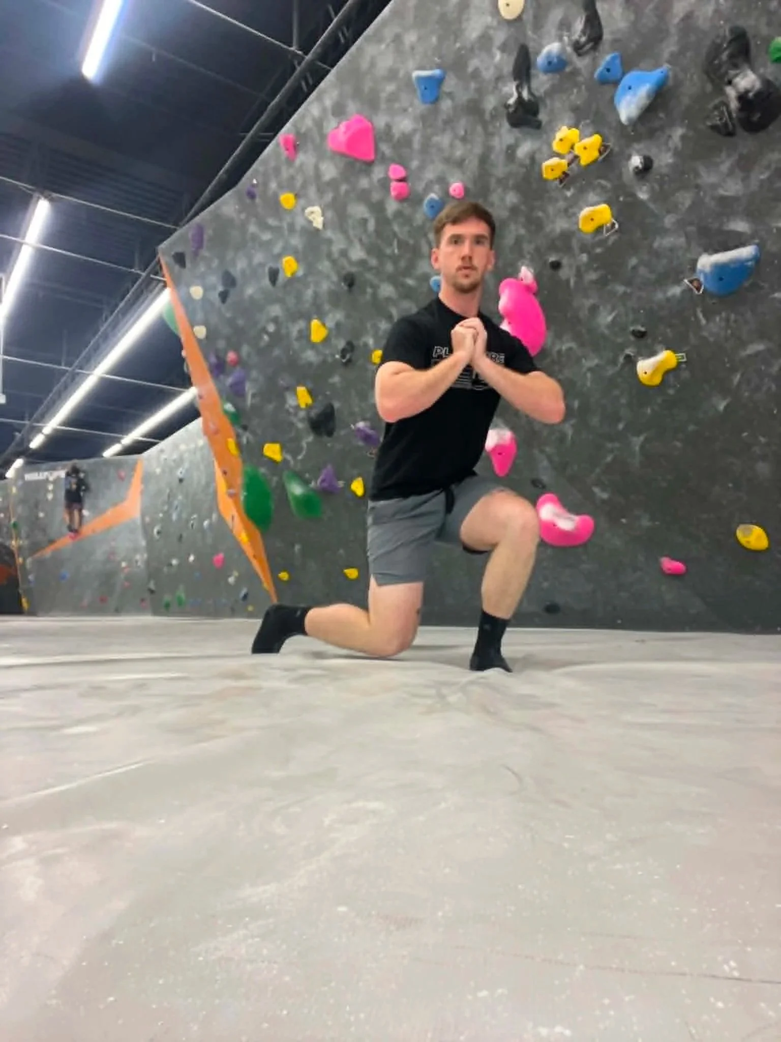 drop+knee+lunge.jpg