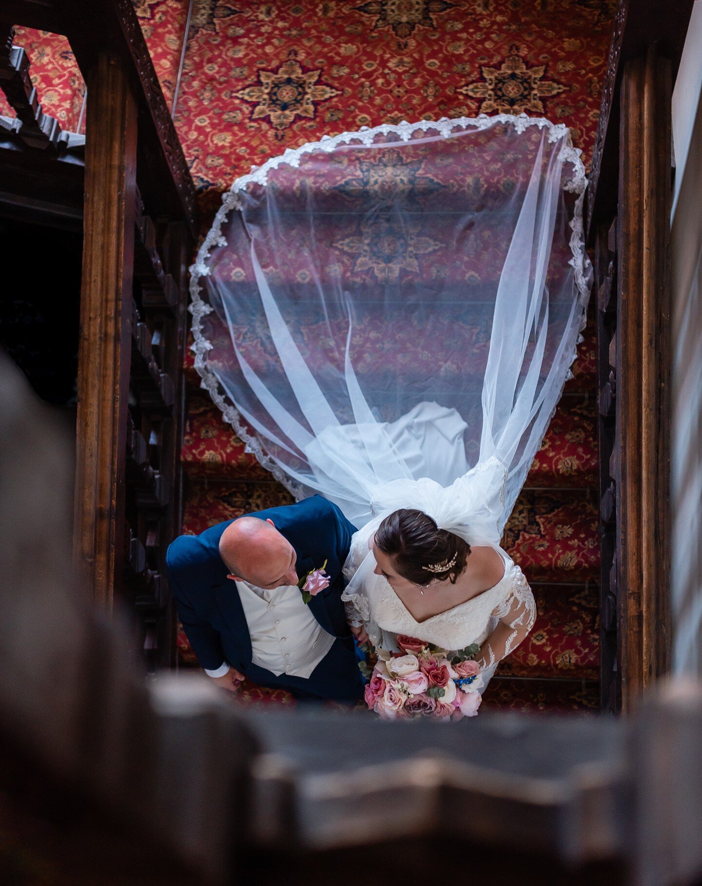 Beautiful couple, staircase plus a massive window = ❤️❤️❤️

Absolutely love these images, nothing posed just the newly weds enjoying a quiet moment.

#justmarried #truelove #brideandgroom #wedding #englishwedding #britishwedding #kentwedding #kentwed