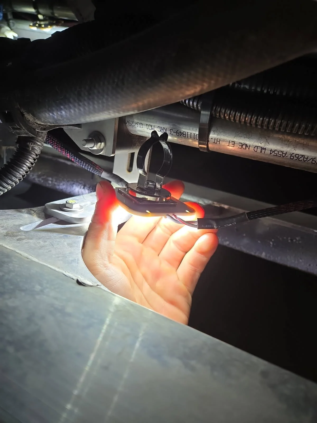 Tri-Side Ag Clip on light