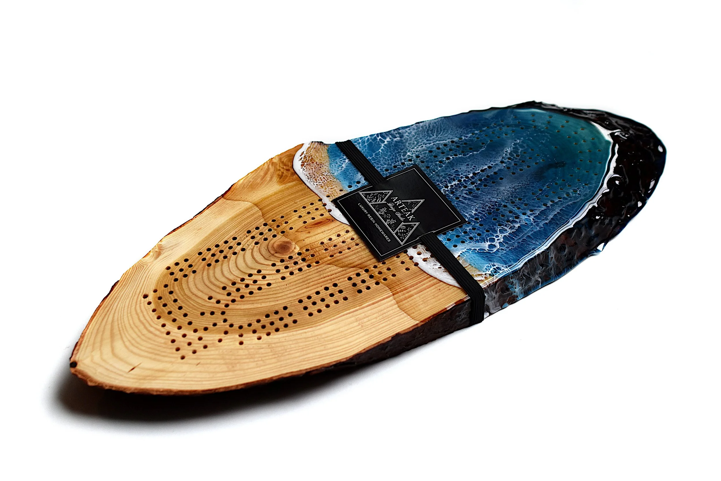 Resin ocean cribbage board