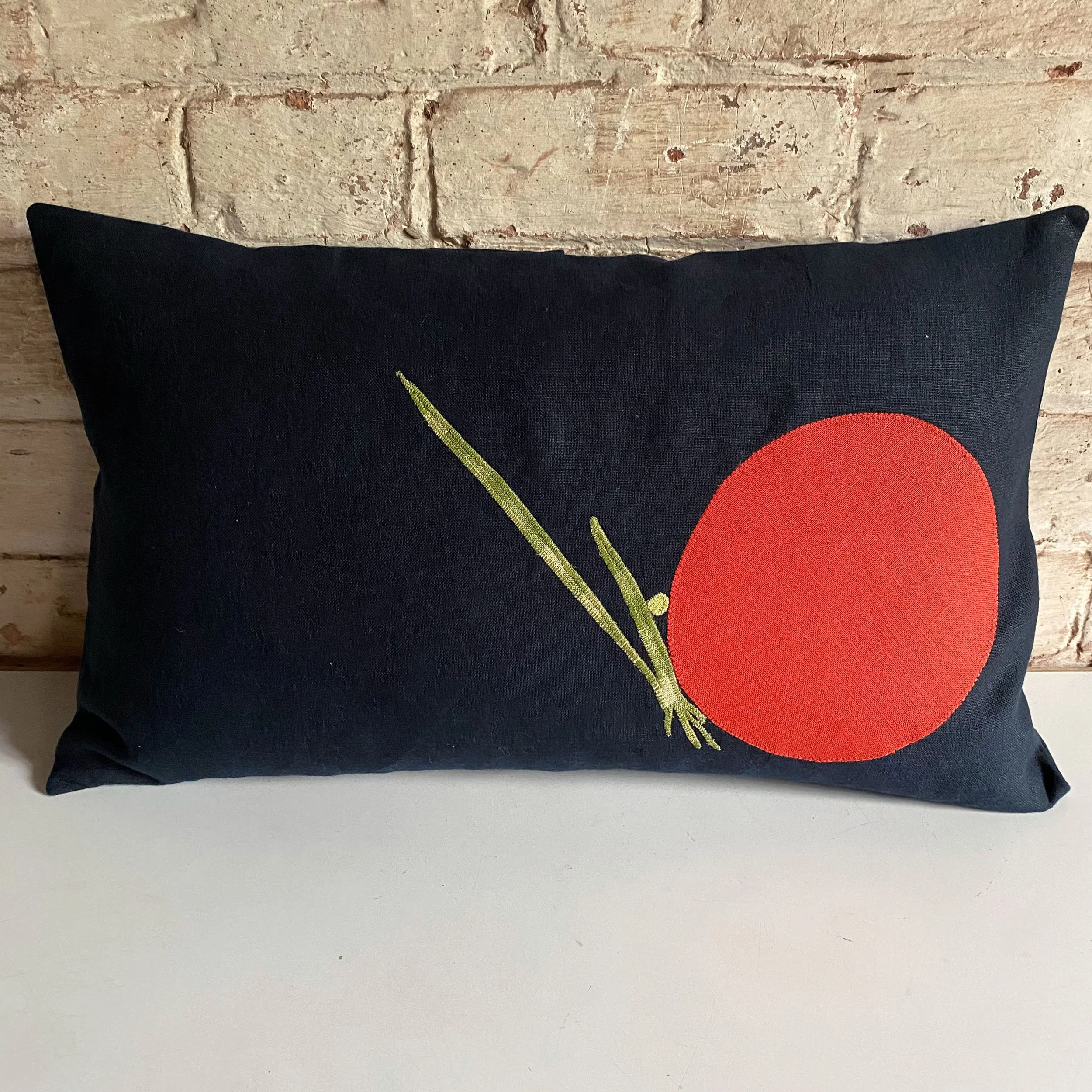 Seaweed + Red Pebble