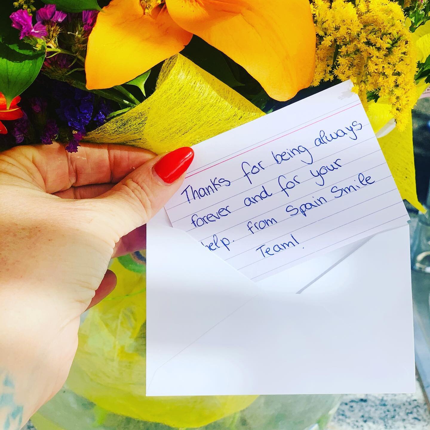 Use your smile to change the world but don&rsquo;t let the world change your smile 😊 

Thank you to @foreverspainhq  for these beautiful surprise flowers today! 

This company has made me smile for 10 years already and that will never change :)
