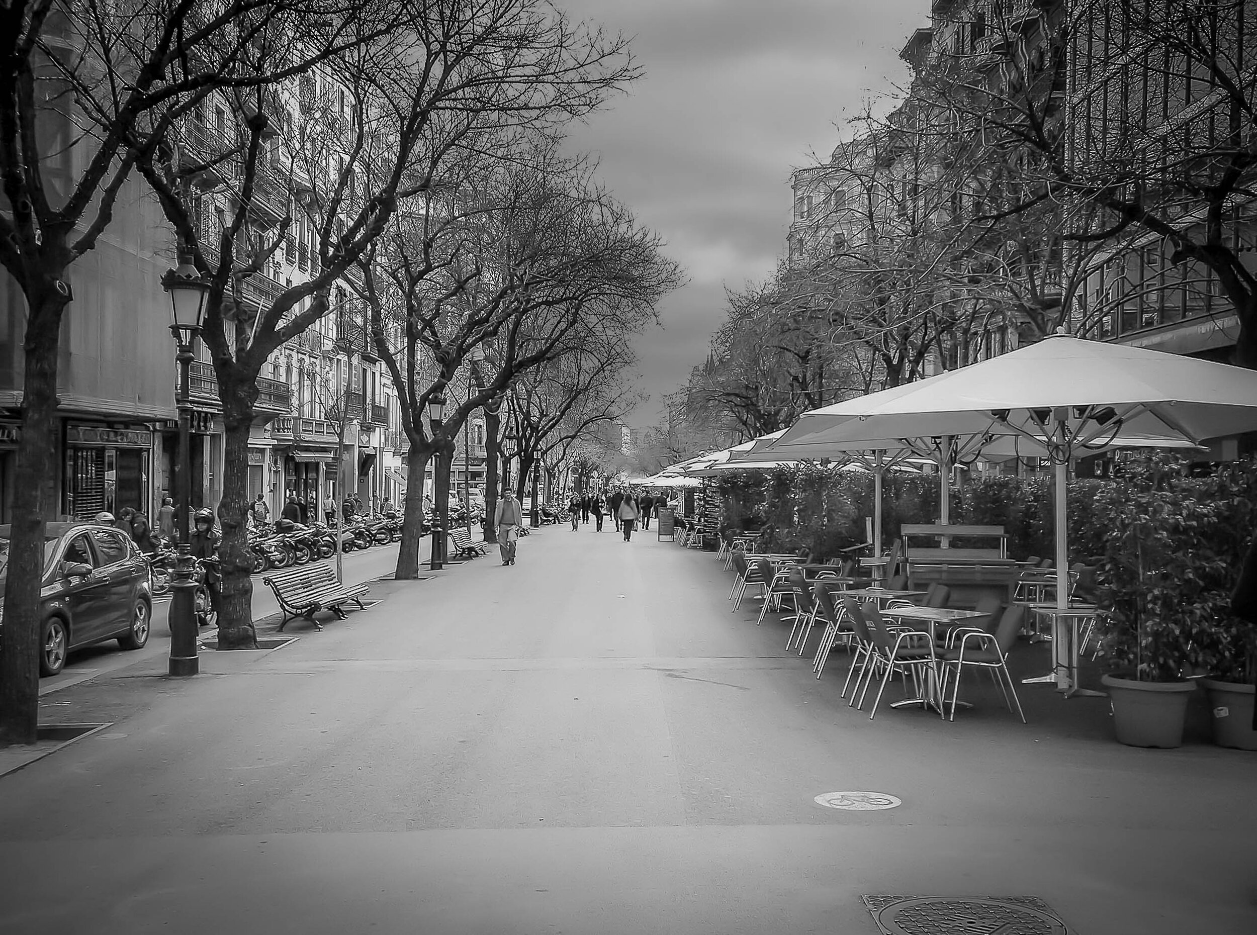 Las Ramblas walkway, connecting Plaça de Catalunya with the old port, Barcelona, Spain.