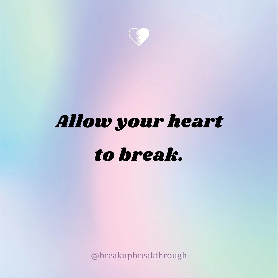 I&rsquo;m fascinated by the Japanese art of gold mending, also known as kintsugi. ⁣
⁣
Kintsugi is a delicate process of repairing broken pieces of pottery by mending them back together with ✨gold-dusted lacquer✨. ⁣
⁣
It&rsquo;s a powerful representat