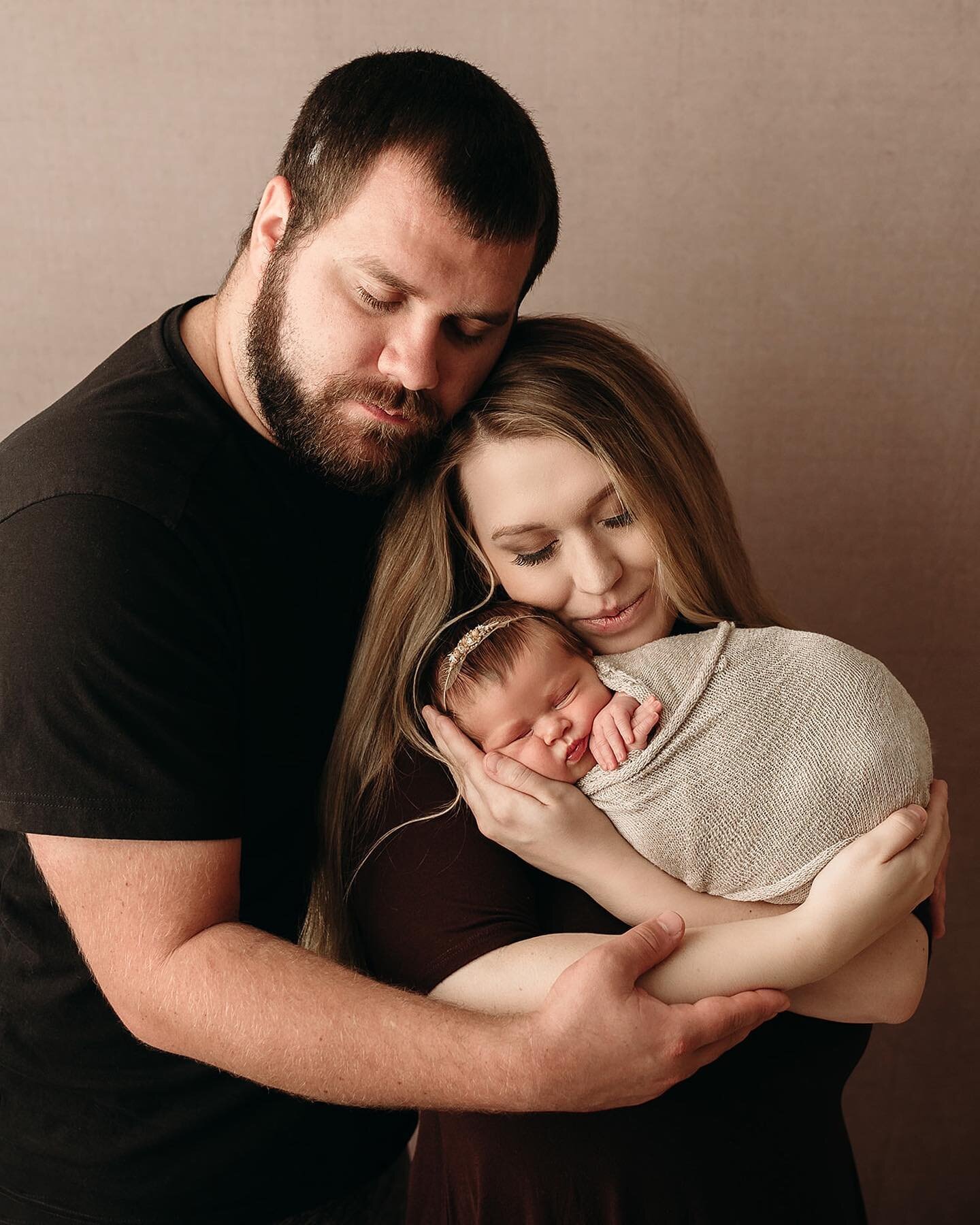 What a sweet little family. 💕

✨NOW BOOKING FOR ALL OF 2022✨

* February - 1 spot
* March - 1 spot
* April - 1 spot
* May - 1 spot in the beginning to middle of the month
* June - 1 spot
* July - 1 spot

⬇️⬇️⬇️⬇️⬇️⬇️⬇️⬇️⬇️
www.haleybphoto.com

Tie b