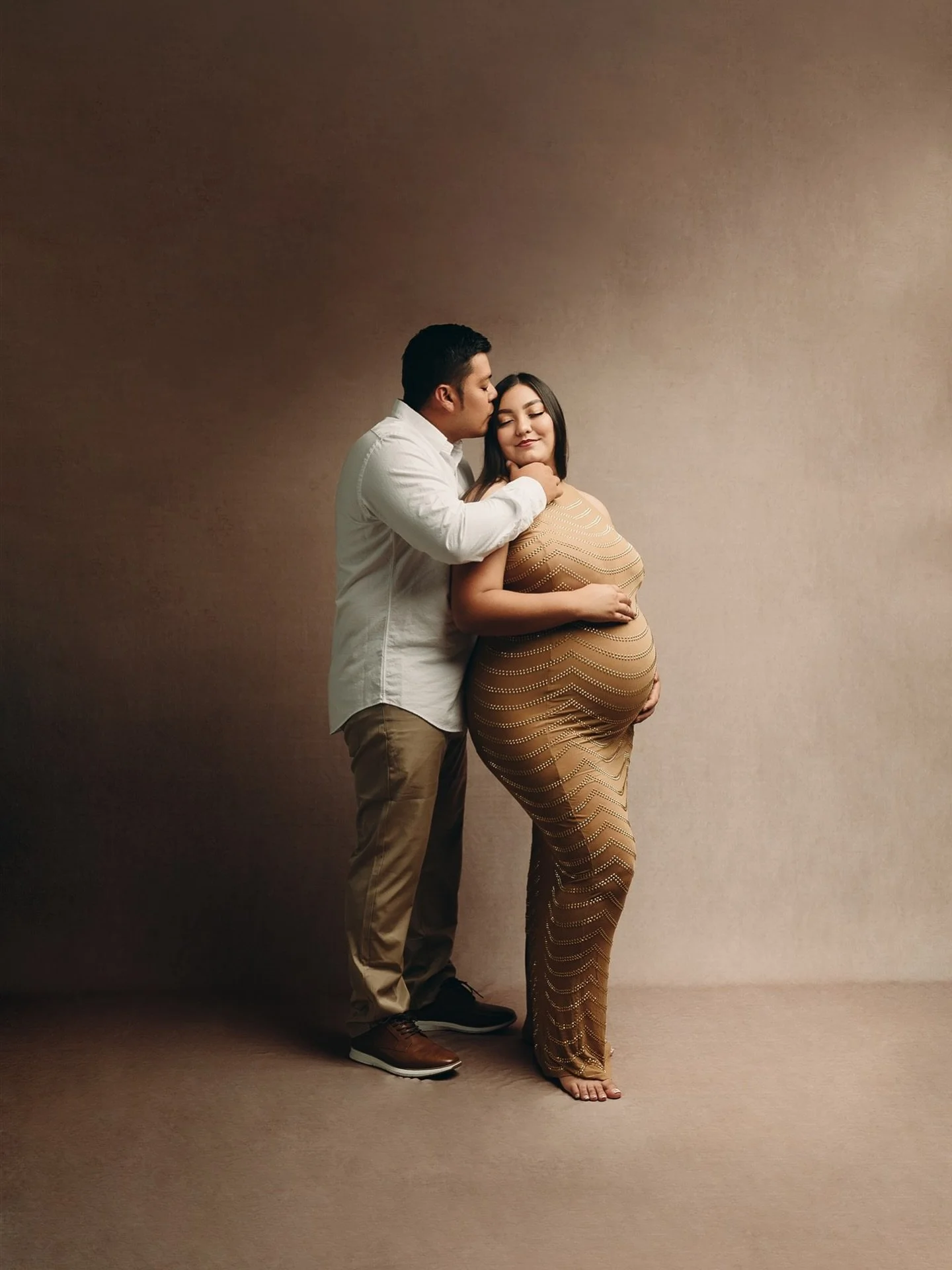 Charleston, WV Maternity Photographer | Haley B. Photography. Jennifer&rsquo;s Maternity Session. 

#charlestonwvmaternityphotographer #huntingtonwvmaternityphotographer #parkersburgmaternityphotographer #beckleymaternityphotographer