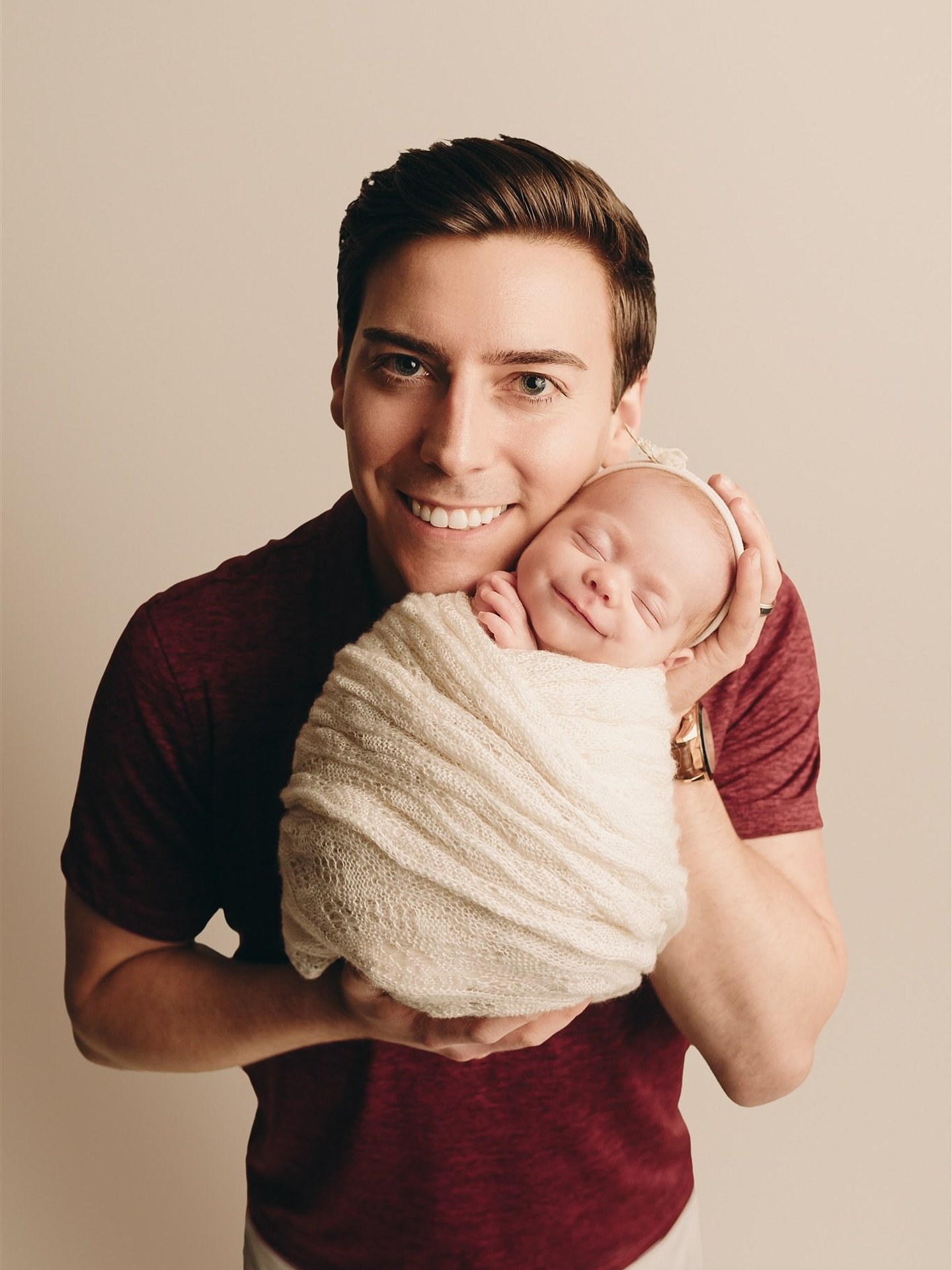 Her sweet little smile 🥹🤍

#haleybphotography #huntingtonwvnewbornphotographer #charlestonwvnewbornphotographer #parkersburgwvnewbornphotographer #beckleywvnewbornphotographer