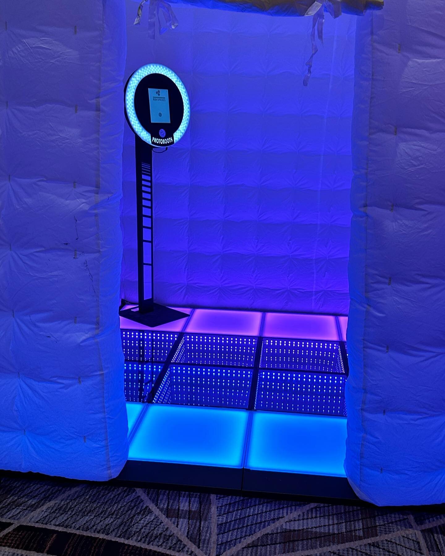 #photobooth with led floor. #wow