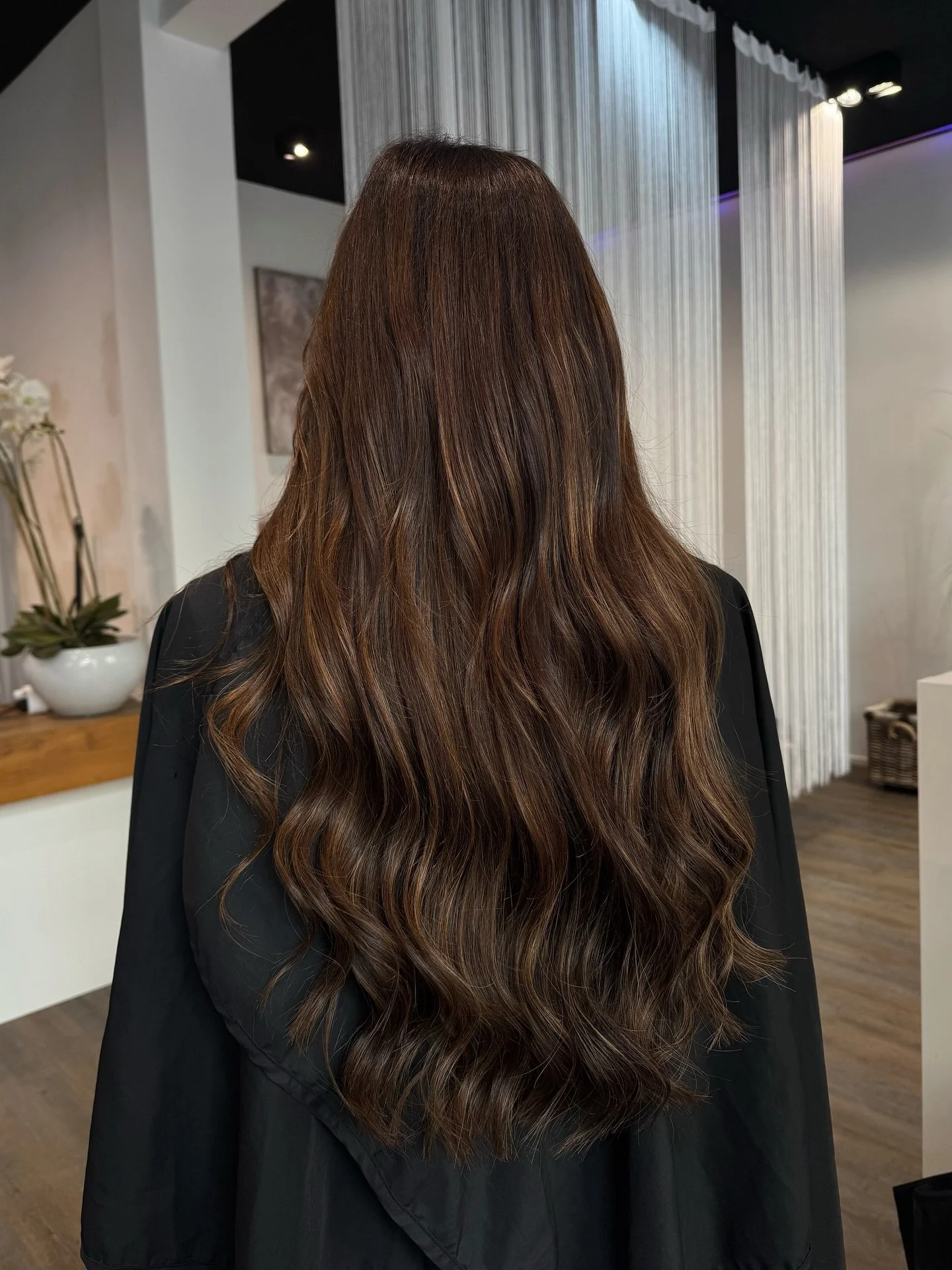 5 packs of tapes &amp; copperbrown for fall 🍂

&bull;
#tapes #copperbrown #longhair #friseurm&uuml;nchen #friseur #babylights