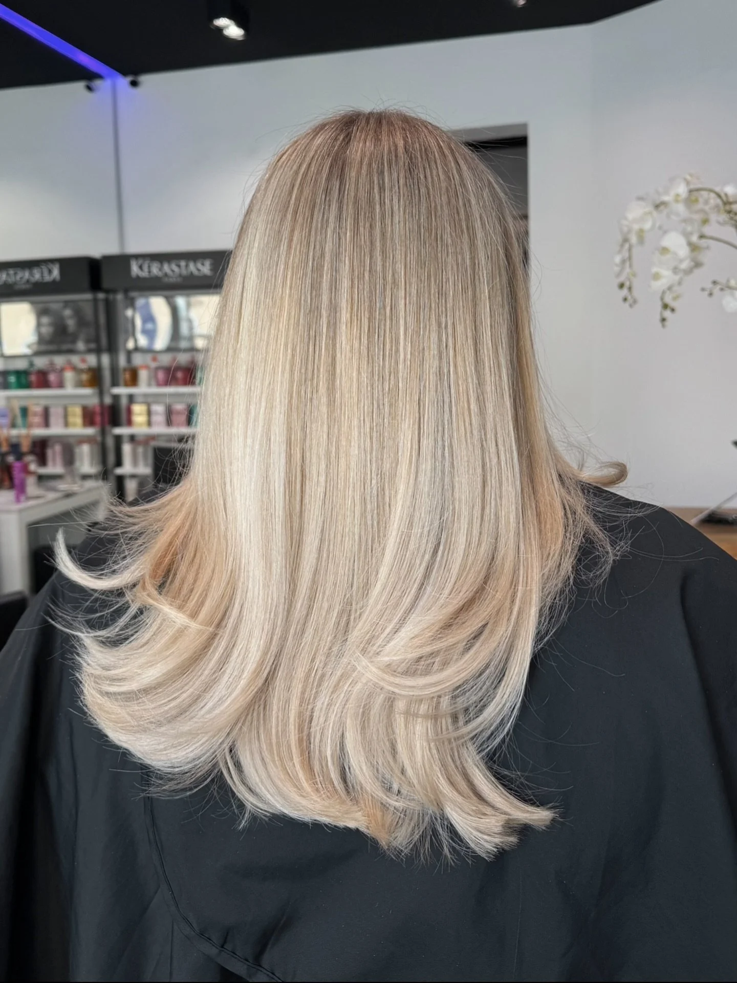 Creme Blonde 🍦

&bull;
#cremeblonde #blonde #blond #friseurm&uuml;nchen #friseursalon #m&uuml;nchen