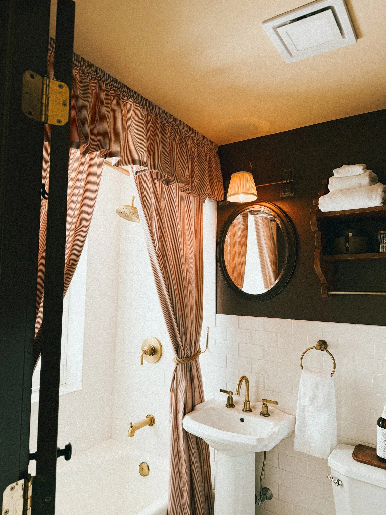 six-bells-hotel-hudson-valley-14.jpg