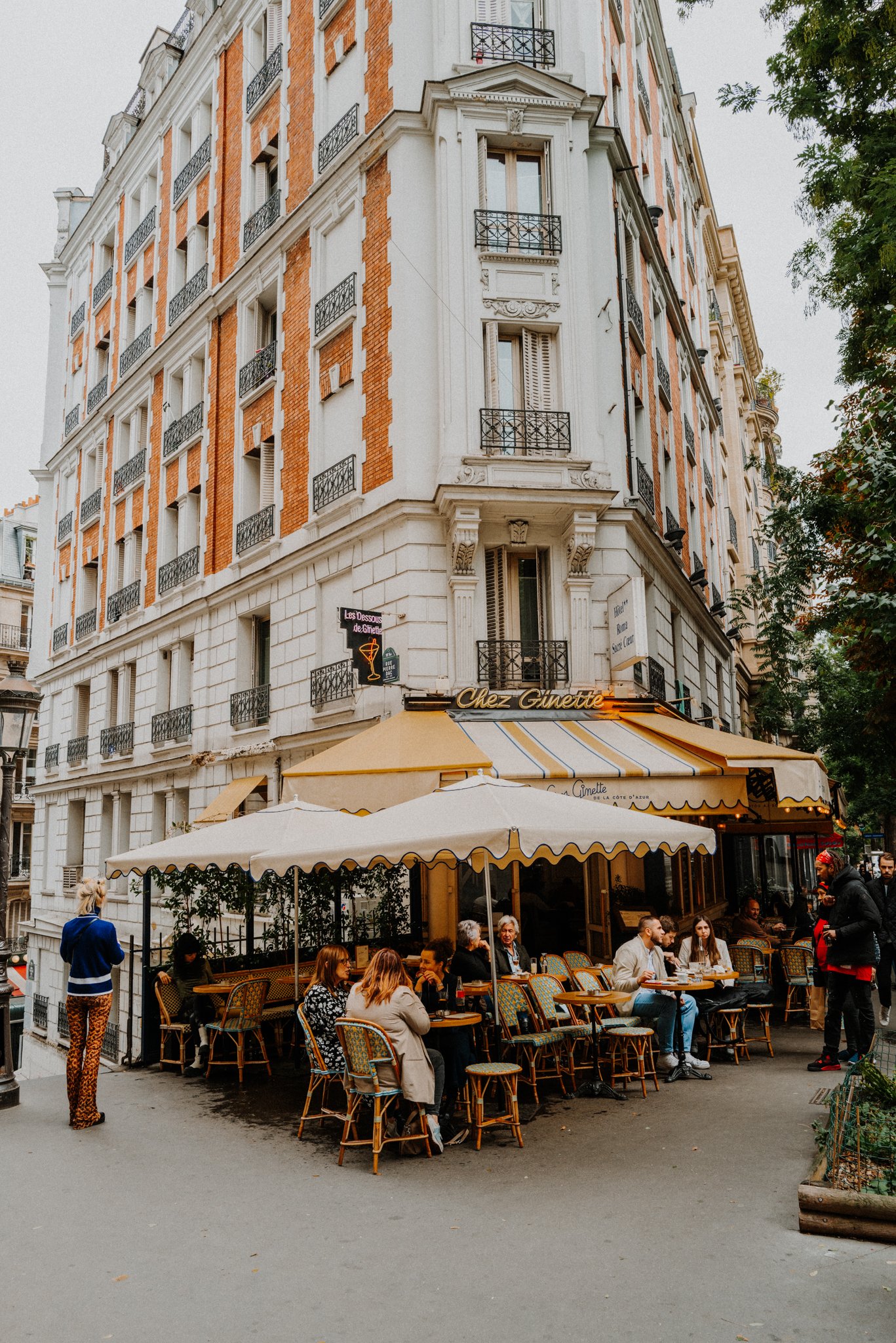 Neighborhood Guide: Montmartre — Chesley McCarty