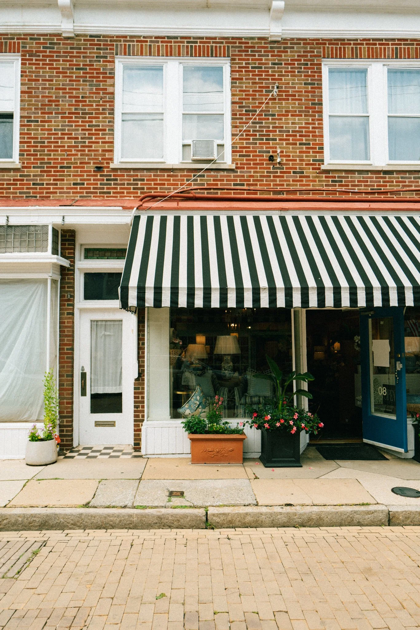 Antiquing along Maryland Ave
