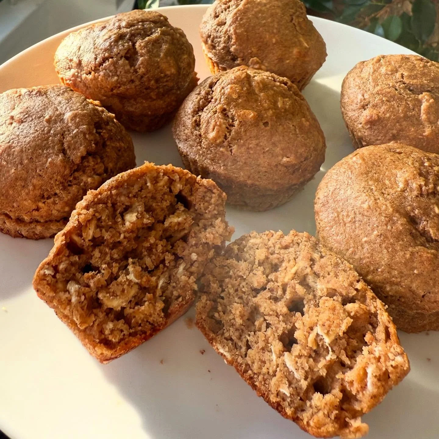 ✨ High-Fiber Oatmeal Applesauce Muffins ✨ 🍎 🍏 🍎 
Naturally sweet and packed with fiber, these muffins are the perfect breakfast addition, snack, or lunchbox treat for kids. Made with whole, real-food ingredients like applesauce, oat bran, and fla