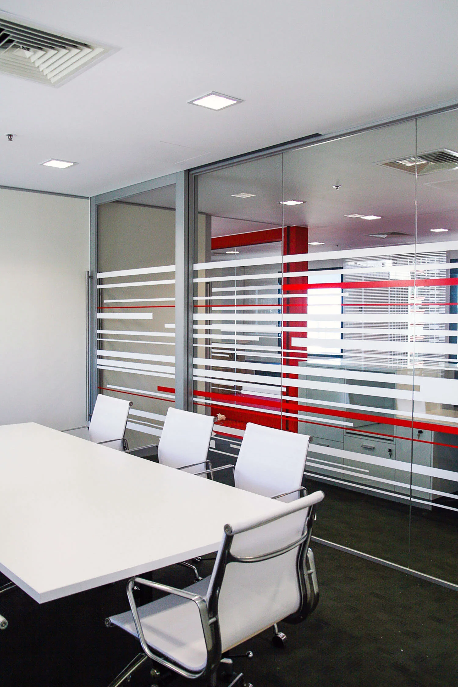 Precision Cut Privacy Band