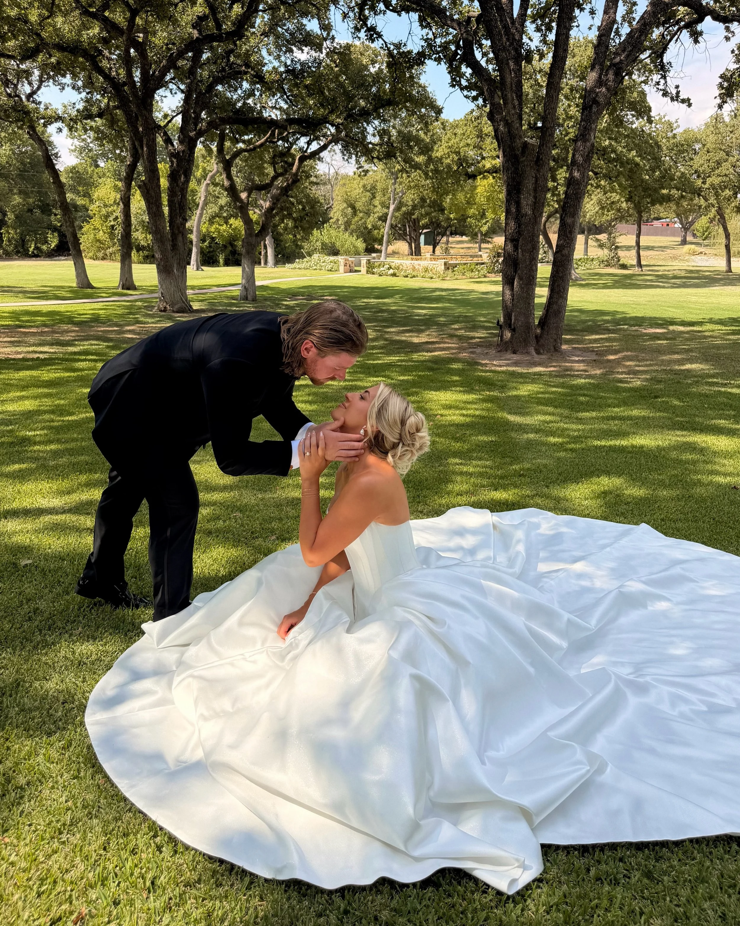 Our wedding day shot on iPhone 🤍 @the.bridaledit.co 

Your sign to hire a content creator for your wedding day 🥹🤍

Venue &mdash; Tuscan Oaks Estate
@tuscanoaksestate

Photography &mdash; Moments with Mae / Lizzy Mae
@momentswithmae 

Videography &