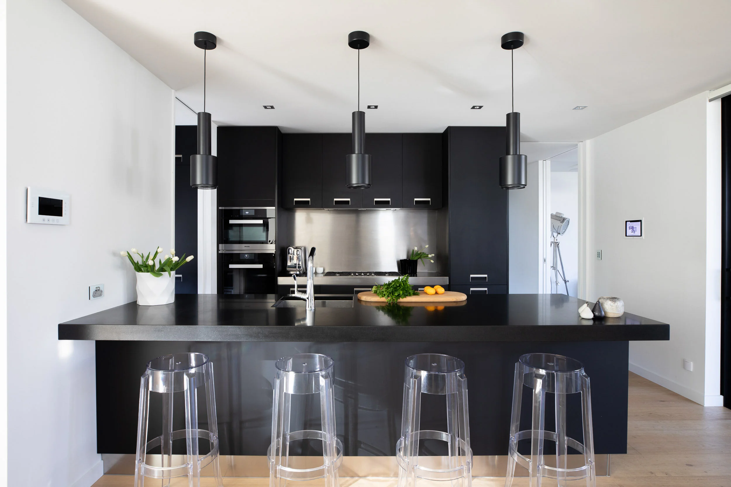 Interior_Designer_kitchen_black_CHCH.jpg