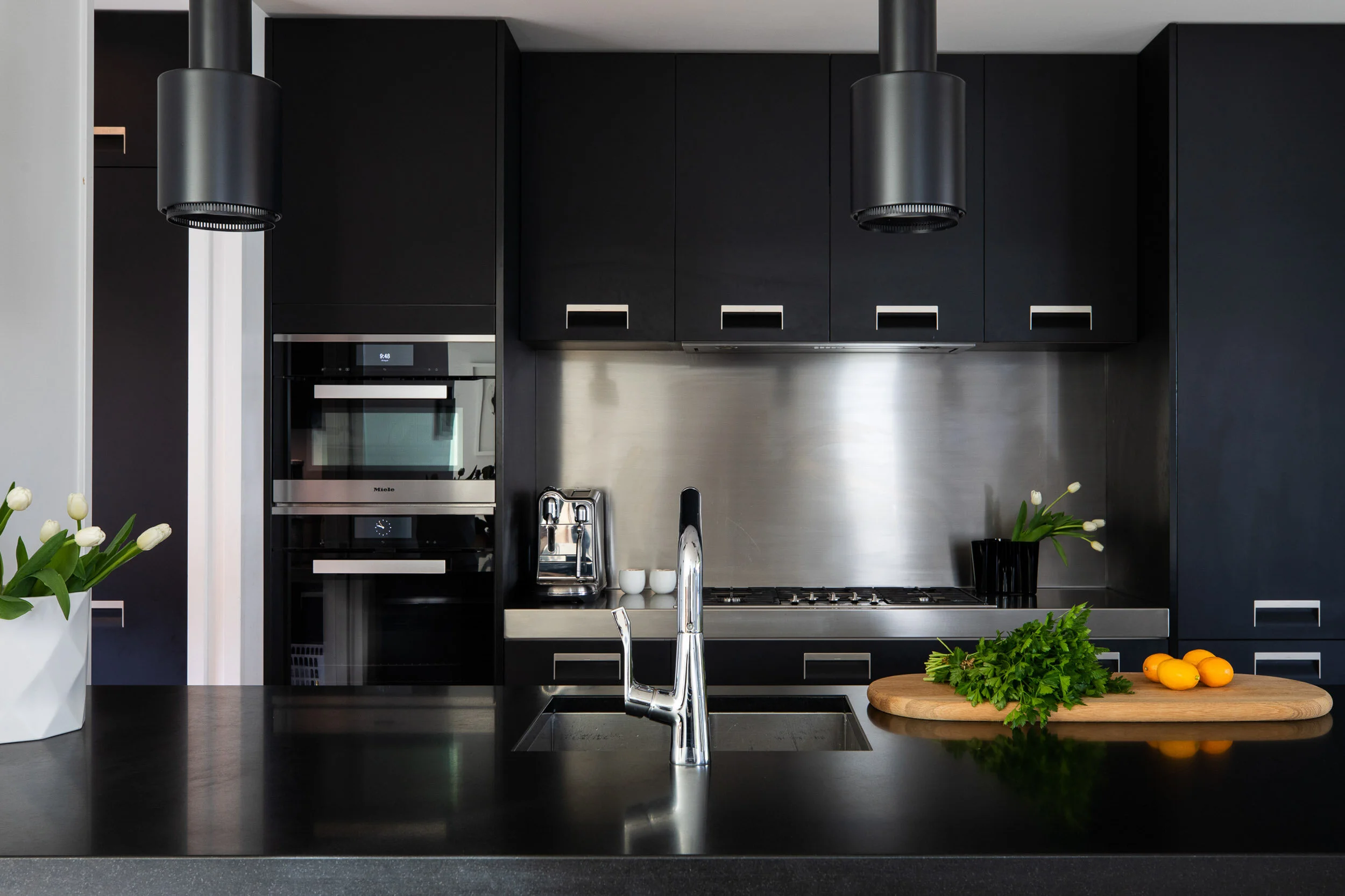 Maria_Pomeroy_Interior_Designer_kitchen_black_luxe.jpg