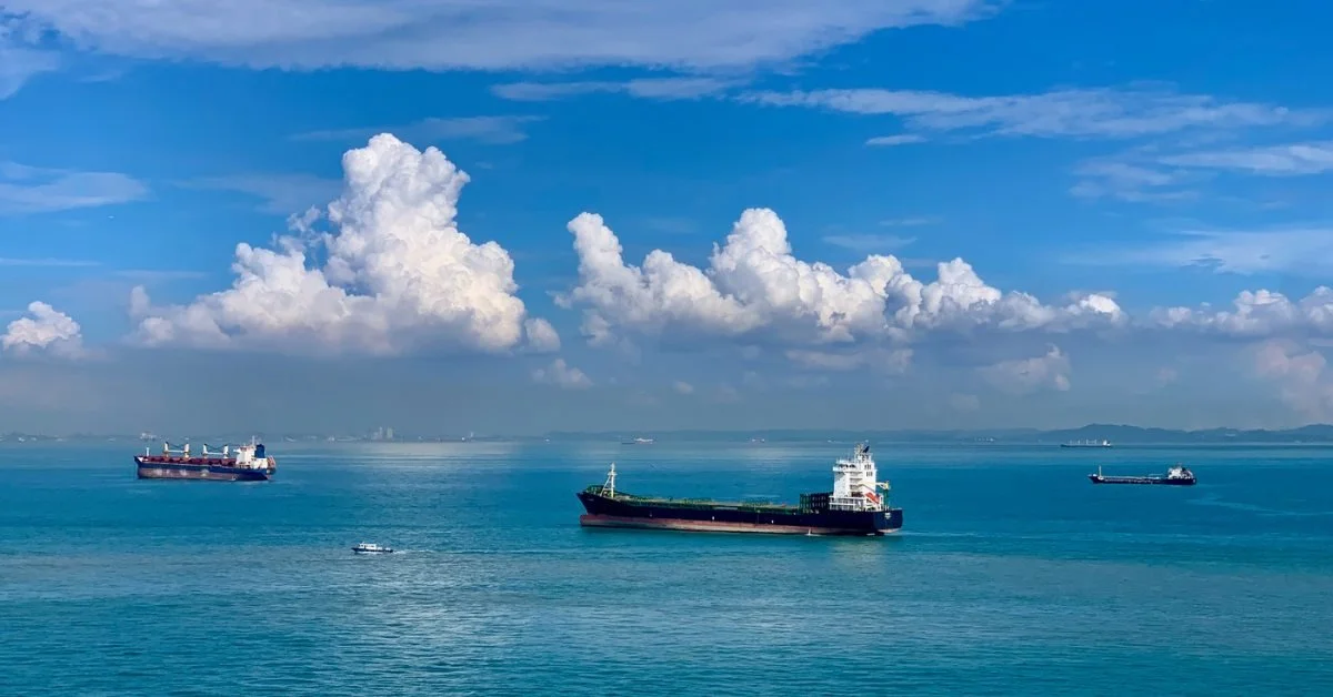 Commercial vessels transiting the Singapore Strait. Credit: Photo by EyEm Mobile GmbH