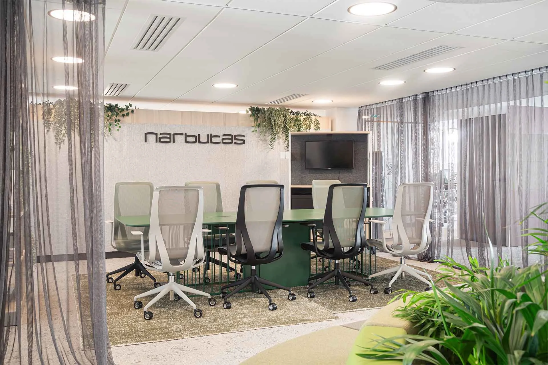 NARBUTAS-Paris-showroom-2023-19.jpg