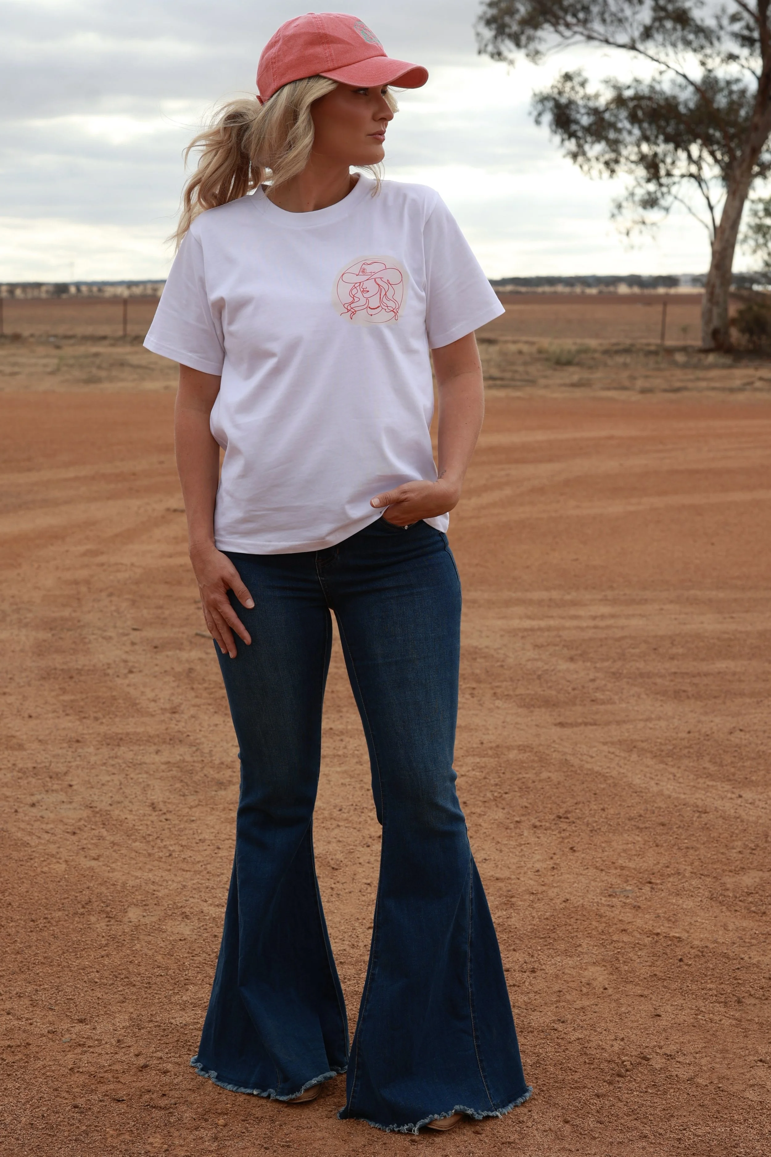 Facetune_24-03-2026-20-19-55 2.jpg