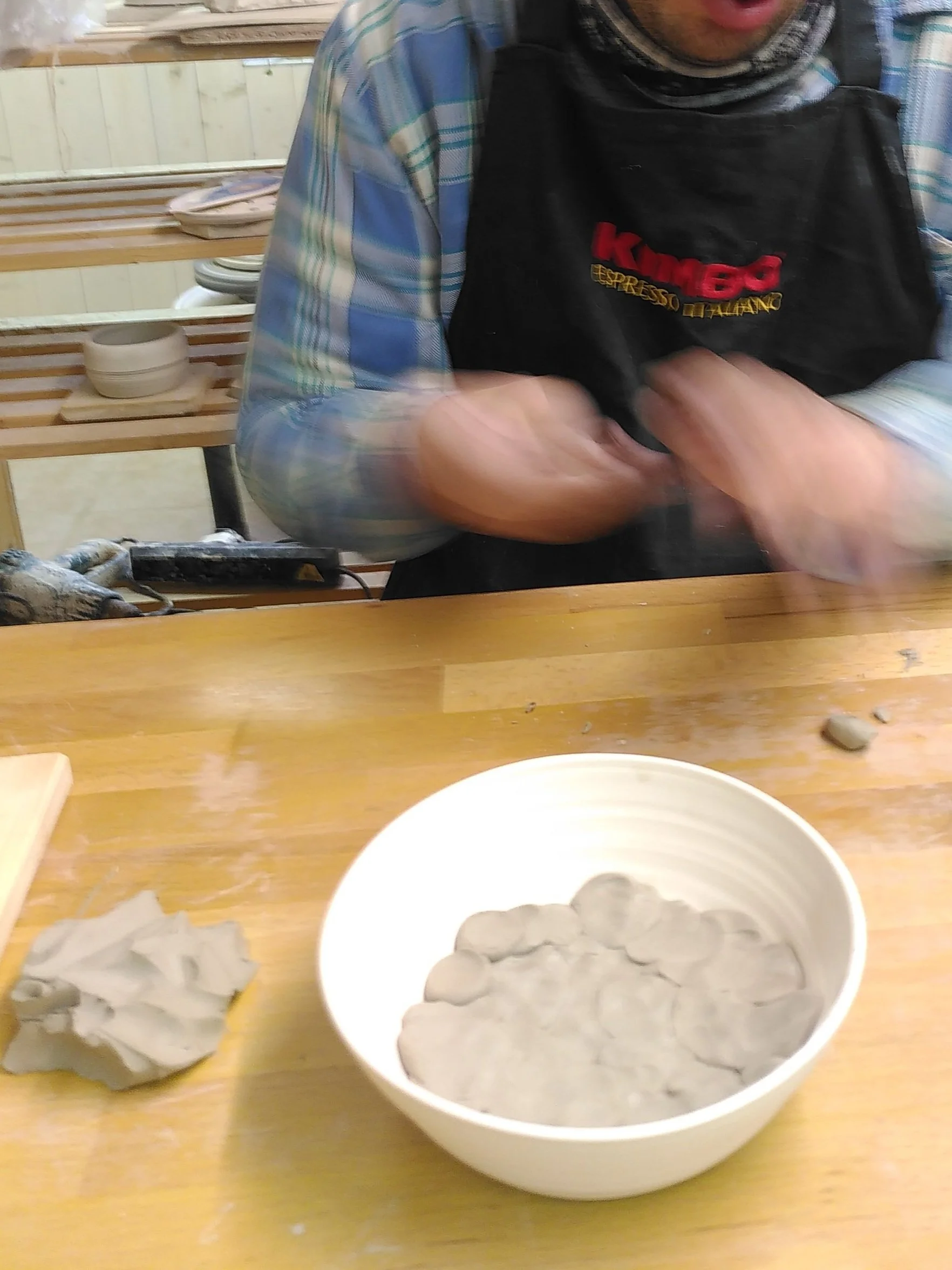 formation des boules d'argile 