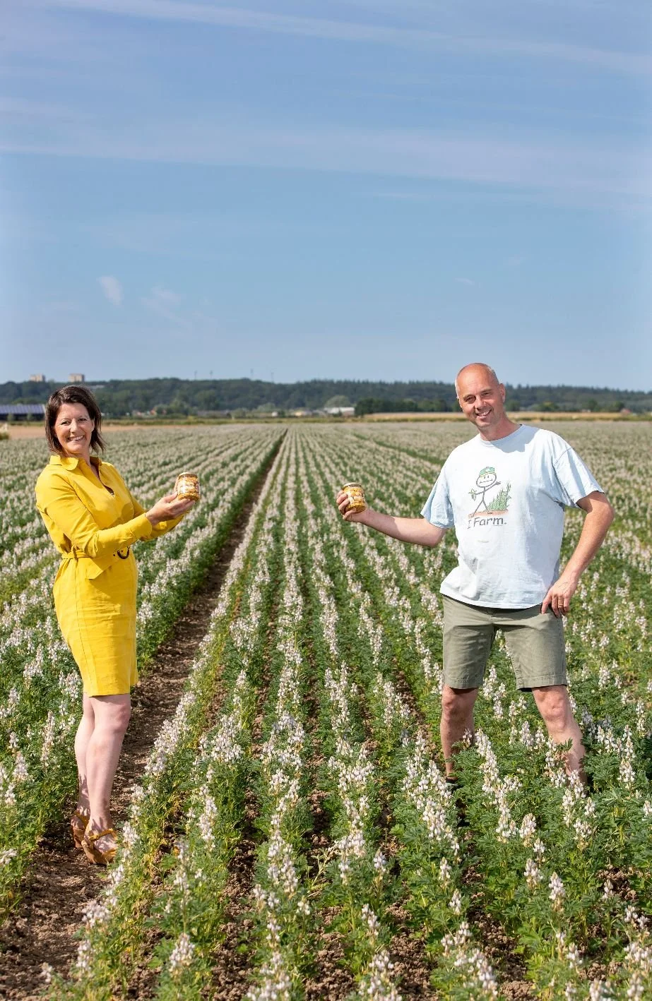 210615Andre Jurrius en Marieke Lameris in Lupineveld Lekker Lupine.jpg